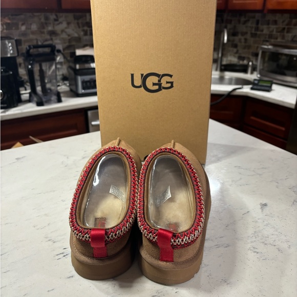 Size 4-6 Euro Sz 36-38 Brand New UGG Kids Tazz Chestnut Slippers 100% authentic - Picture 7 of 12